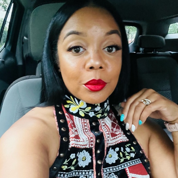 Meet your Posher, Keana - Picture 2 of 11